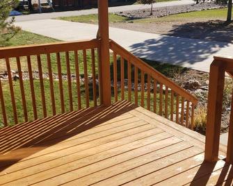 Entire home in Sturgis - Sturgis - Balcony