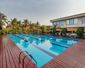 Riviera Royal Hotel - Conakry - Piscine