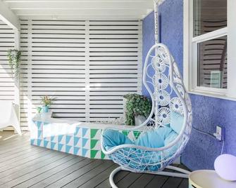 Private Pop-Art Pad, Two-Story, Two Balconies with Park View in Silver Lake - Los Angeles - Innenhof