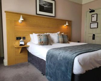 The Black Hat - Ilkley
