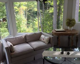 The Coop Farmhouse/A Modern Farmhouse - Willoughby Hills - Sala de estar
