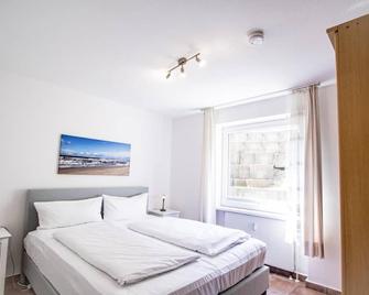 Ahrendt - Seestern - Wenningstedt-Braderup - Schlafzimmer