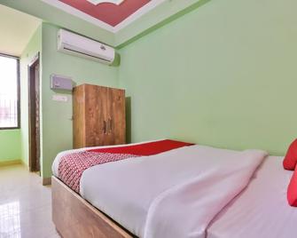 OYO Hotel Happy Journey - Patna - Bedroom