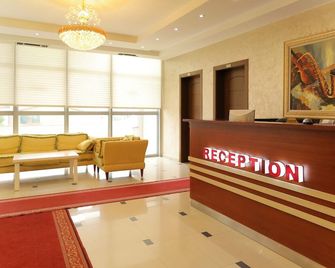 Hotel Gjuta - Tirana - Recepción
