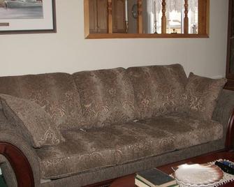 Remodeled Heritage Home in centre of town w/firepit - Bonavista