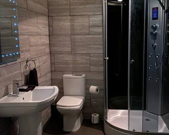 Cumberland Stable Lodge - Workington - Bathroom