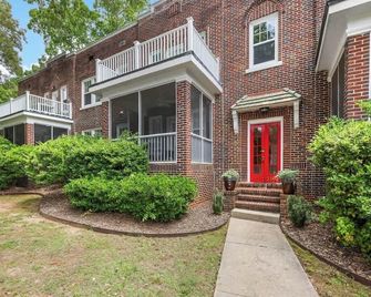 The Home Collection: Historic Step-Free 2br Near Latta Park & Atrium Cmc - Charlotte - Building