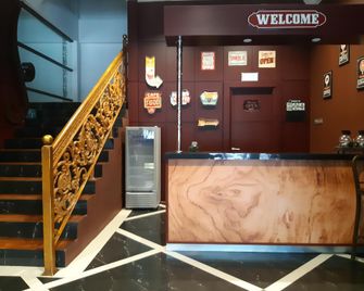 The Emerald Inn - Palembang - Recepción