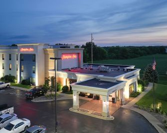 Hampton Inn Tomah - Tomah - Building