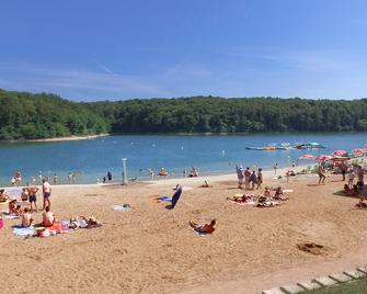 VVF Bourgogne à Semur-en-Auxois - Semur-en-Auxois - Beach
