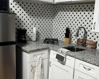 Brandon Apartment - Brandon - Kitchen