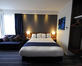 Holiday Inn Express Sheffield City Centre By IHG - Sheffield - Bedroom