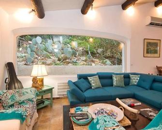 Vrbo Property - Saint-Tropez - Wohnzimmer