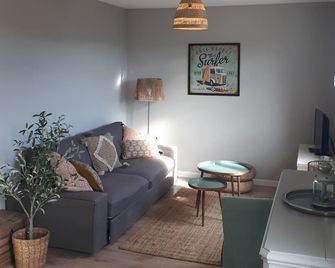 Beautiful Apartment In Basque House - Guethary - Salon