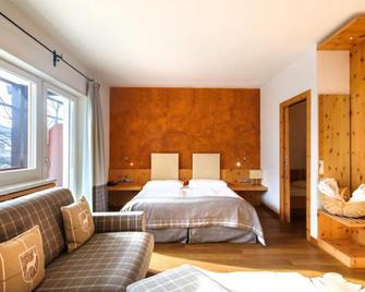 Residence Hotel Alpinum - Campo Tures/Sand in Taufers - Bedroom