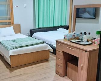 Jeju Olympia - Jeju City - Bedroom