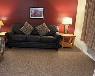 Golden Eagle Inn - Jackson - Sala de estar