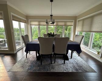 Owen Sound vacation home - Owen Sound - Eetruimte