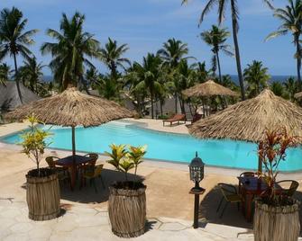 Blue Moon Beach Holiday Resort - Inhambane - Piscina