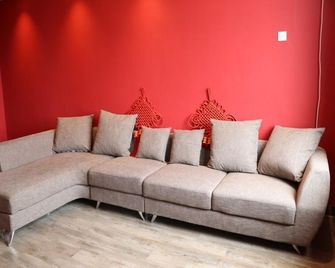 Shell Hotel Cangzhou Hejian New Bus Station - Cangzhou - Living room