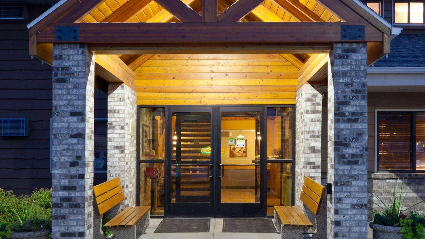 AmericInn by Wyndham Roseau