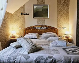 Lovely guest room and lounge near Rocamadour Price for 2 people - Gramat - Bedroom