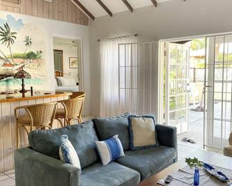 Blue Ocean Village - Nassau - Living room