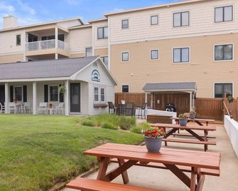 Sandpiper Cottage 3 S - Traverse City - Patio