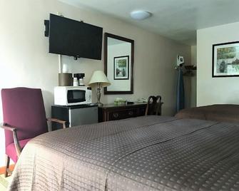 The Atlantic Motel - East Wareham - Bedroom