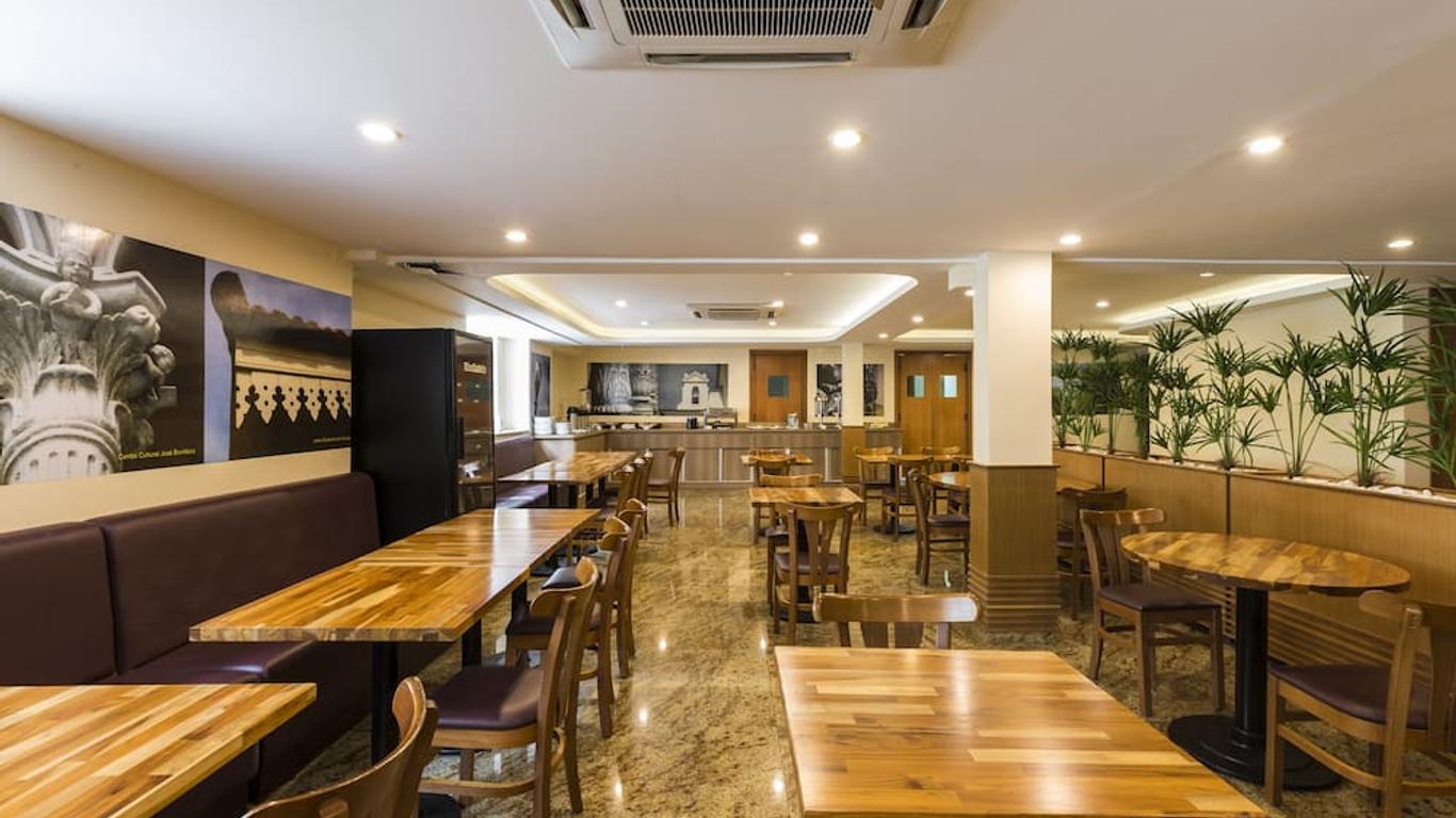 جامبوا ريو هوتل