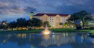 La Quinta Inn & Suites by Wyndham Jacksonville Butler Blvd - Τζάκσονβιλ - Κτίριο
