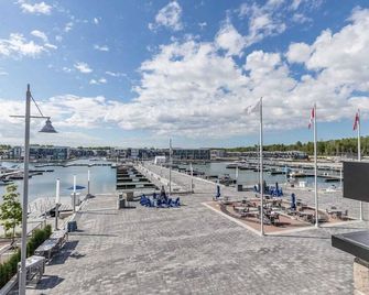 Perfect getaway at Friday Harbour Resort (2 Bedroom with Private Terrace) - Innisfil - Pool