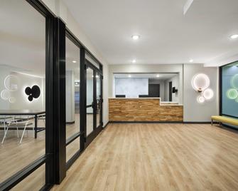 Echo Suites Extended Stay By Wyndham Houston Pasadena Fwy Pl - Pasadena - Salónek