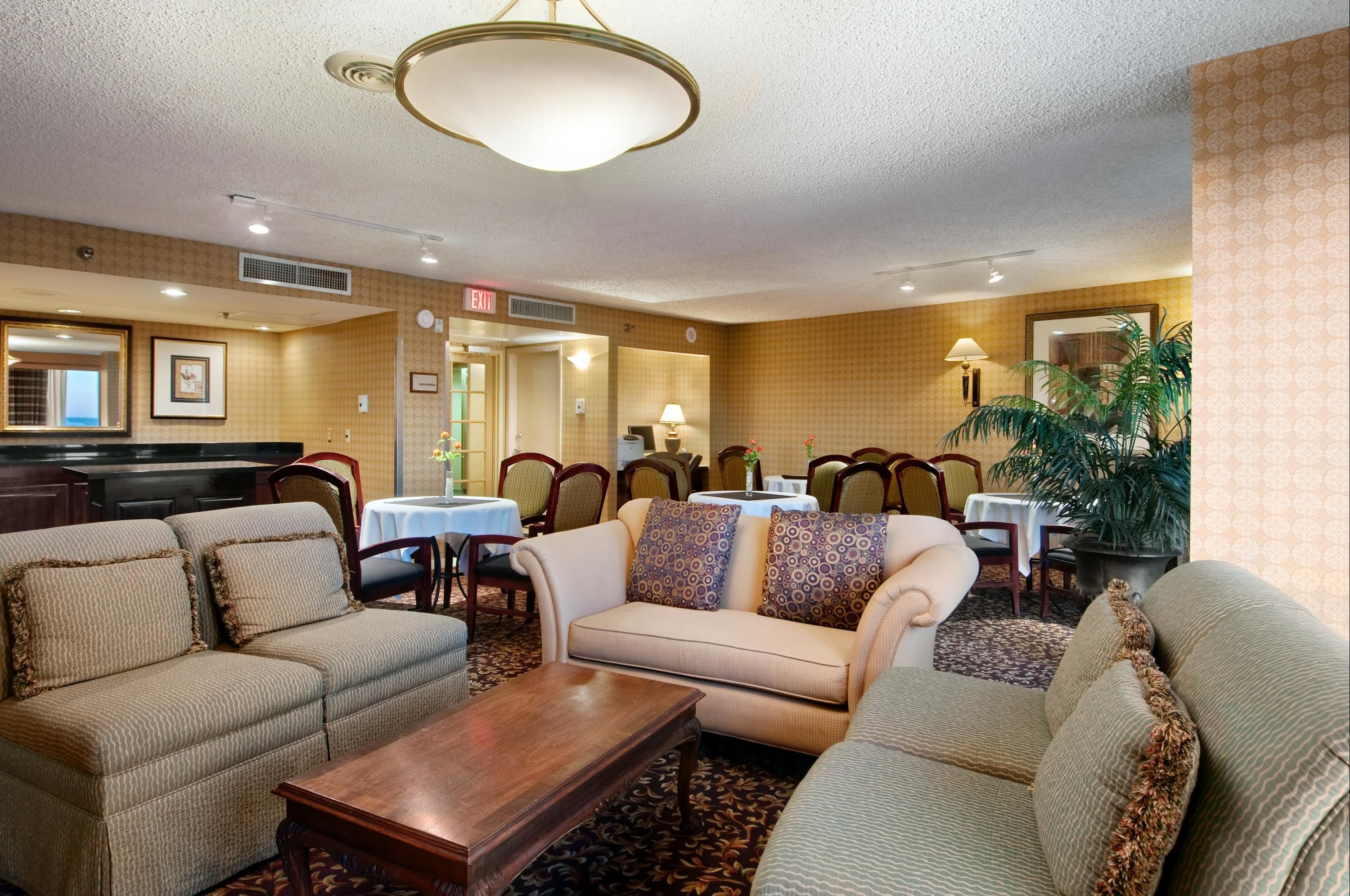 DoubleTree by Hilton Hotel Dallas - Richardson thumbnail 3