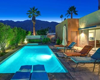 Casa Primrose - Central Location, Spectacular Mountain Views, Close to Downtown - Palm Springs - Pool