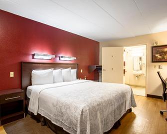 Red Roof Inn Plus+ St Louis - Forest Park/ Hampton Ave - Saint Louis - Camera da letto
