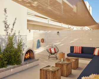 Ace Hotel and Swim Club Palm Springs - Palm Springs - Patio