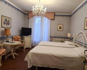 Hotel Duchessa Isabella Collection By Gsa Hotels - פרארה - חדר שינה