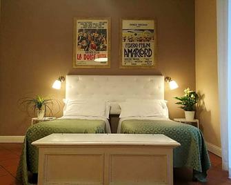 Bed morelli 49 , chiaia - Naples