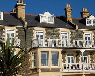 Trem Y Mor - Edge of the Sea - Tywyn - Building
