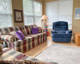 5 Bedroom Beach House in Old Homestead - Huron - Huiskamer