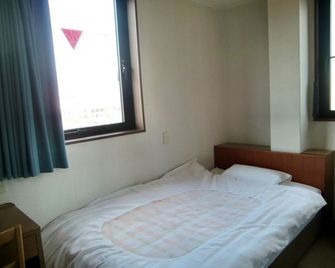 Business Hotel Rupinasu - Takamatsu - Bedroom