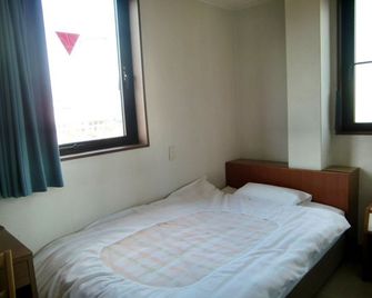 Business Hotel Rupinasu - Takamatsu - Bedroom