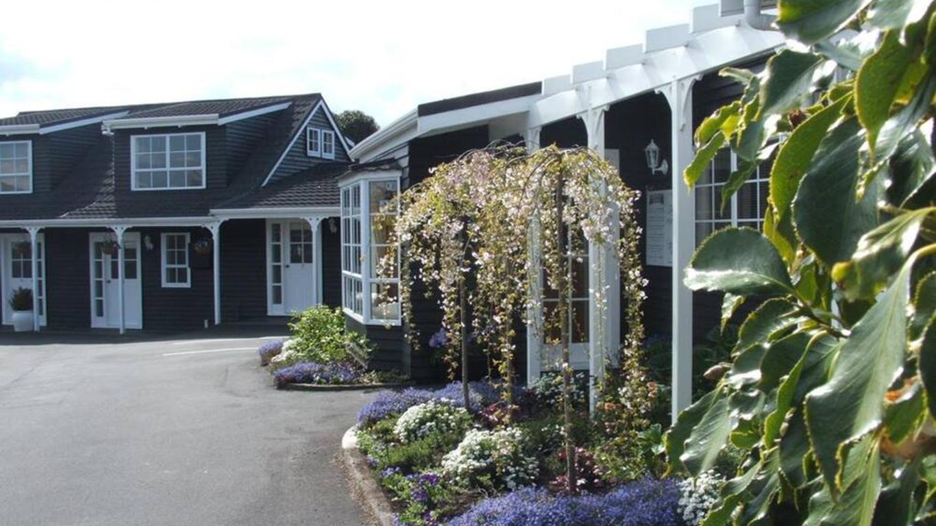 Cottage Mews Motel