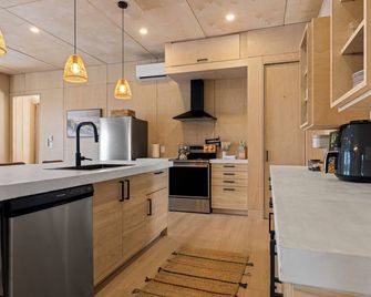 Oceanview Scandinavian Retreat - Head of Jeddore - Cocina