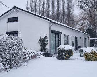 Mary's Poppies - Bed & Breakfast - Blandain - Building