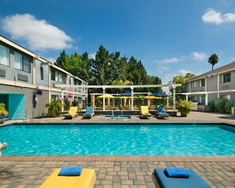 Maple Tree Inn - Sunnyvale - Pileta