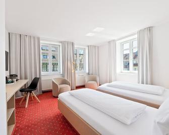 Steiners Hotel Airport-Messe - Stuttgart - Bedroom