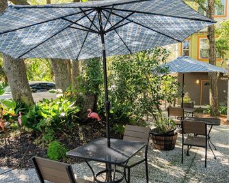 Water's Edge Inn - Adults Only - Folly Beach - Patio