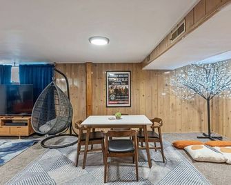 Luxe Sugarhouse Nook | Massage | Garage | 2 Kings - Salt Lake City